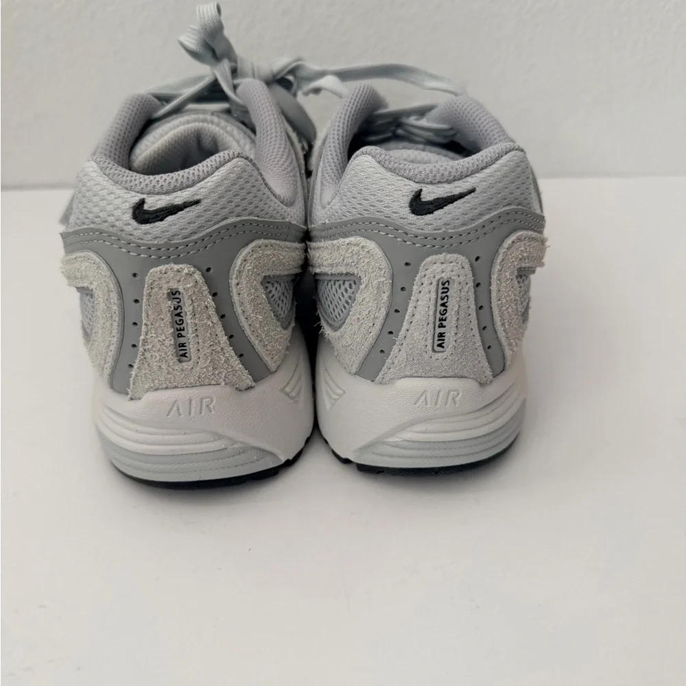 Nike Air Pegasus 2005 Shoes Suede Pure Platinum/Wolf Grey/Summit White Sz 9 - Picture 3 of 7